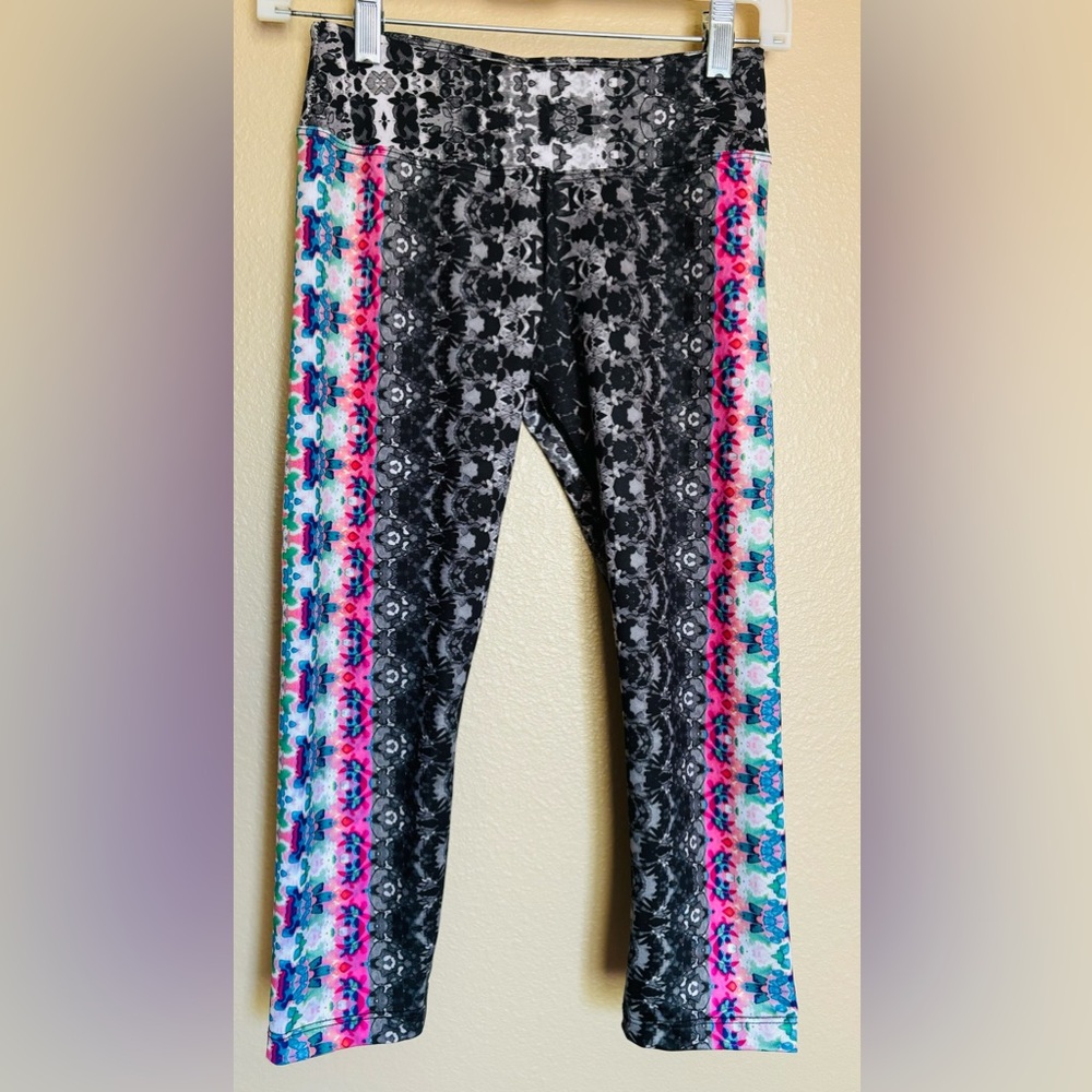PRANA Bold Print Capri Bright Tone Cropped Leggings Womens Size XS, Yoga Active